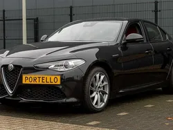Zwart, metallic lak Gebruikt 2019 Alfa Romeo Giulia Veloce Sedan | € 34.750 (Eerlijke prijs)