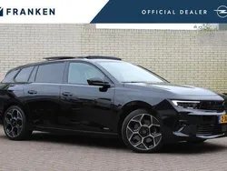 Zwart, metallic lak Gebruikt 2023 Opel Astra Ultimate Stationwagen | € 32.900 (Eerlijke prijs)