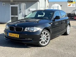 Zwart Gebruikt 2009 BMW 116 Hatchback | € 4.450 (Eerlijke prijs)