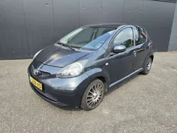 Grijs Gebruikt 2006 Toyota Aygo Hatchback | € 1.950 (Goede deal)