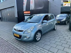 Blauw, metallic lak Gebruikt 2009 Hyundai i20 Hatchback | € 3.499 (Eerlijke prijs)