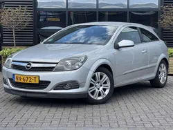 Grijs Gebruikt 2009 Opel Astra GTC Innovation Coupé | € 3.995