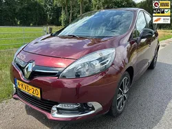 Rood Gebruikt 2013 Renault Scénic III Bose Edition MPV | € 8.450 (Eerlijke prijs)