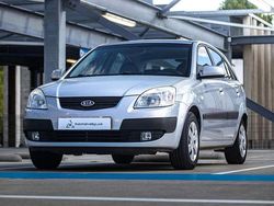 Zilver Gebruikt 2006 Kia Rio Base Hatchback | € 800 (Goede deal)