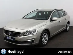 Bruin, metallic lak Gebruikt 2017 Volvo V60 Summum Stationwagen | € 18.950 (Eerlijke prijs)