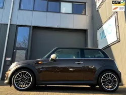 Bruin Gebruikt 2010 Mini ONE Business Hatchback | € 4.945 (Eerlijke prijs)