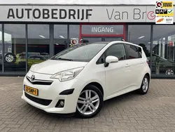 Wit Gebruikt 2012 Toyota Verso-S MPV | € 8.899 (Eerlijke prijs)