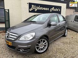 Grijs (metallic) Gebruikt 2010 Mercedes B180 Business MPV | € 8.450