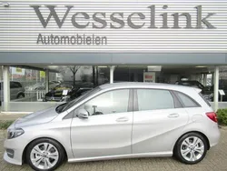 Grijs Gebruikt 2017 Mercedes B180 Business MPV | € 18.450 (Iets duurder)