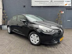 Zwart Gebruikt 2015 Renault Clio IV Night&Day Hatchback | € 6.995 (Eerlijke prijs)
