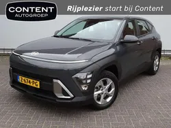 Grijs metallic Gebruikt 2024 Hyundai Kona Comfort SUV | € 29.940 (Eerlijke prijs)