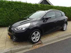 Zwart Gebruikt 2014 Renault Clio IV Dynamique Hatchback | € 6.750 (Eerlijke prijs)