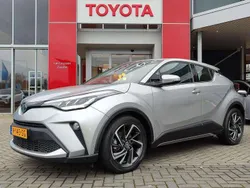 Grijs Gebruikt 2022 Toyota C-HR SUV | € 25.800 (Eerlijke prijs)