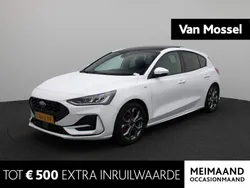 Wit Gebruikt 2023 Ford Focus ST-Line X Hatchback | € 29.445 (Eerlijke prijs)
