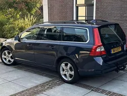 Blauw Gebruikt 2010 Volvo V70 Momentum Stationwagen | € 9.950 (Iets duurder)