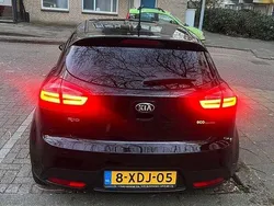 Zwart Gebruikt 2014 Kia Rio MPV | € 6.950 (Iets duurder)
