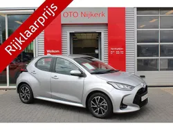 Grijs Gebruikt 2022 Toyota Yaris Hybrid Limited Hatchback | € 23.900 (Eerlijke prijs)