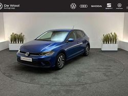 Reef blue Gebruikt 2023 VW Polo Life Hatchback | € 20.395 (Eerlijke prijs)