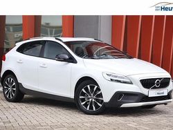 Wit Gebruikt 2018 Volvo V40 CC Dynamic Stationwagen | € 17.400 (Goede deal)