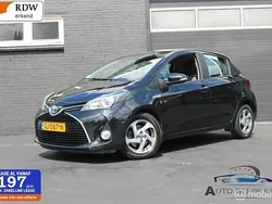 Zwart Gebruikt 2015 Toyota Yaris Hatchback | € 11.970 (Eerlijke prijs)