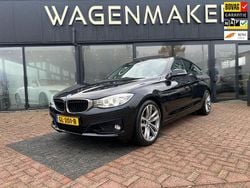 Zwart (metallic) Gebruikt 2015 BMW 320 Executive Hatchback | € 14.950 (Eerlijke prijs)