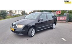 Zwart (metallic) Gebruikt 2005 Skoda Fabia Elegance Stationwagen | € 1.350 (Eerlijke prijs)