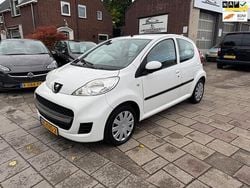 Wit Gebruikt 2010 Peugeot 107 Hatchback | € 2.699 (Eerlijke prijs)