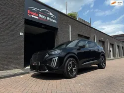 Zwart Gebruikt 2024 Peugeot 2008 Allure SUV | € 25.500 (Goede deal)
