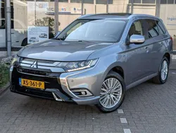 Grijs, metallic lak Gebruikt 2019 Mitsubishi Outlander P-HEV Intense+ SUV | € 27.950 (Duur)
