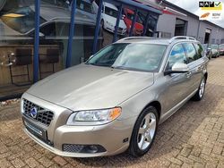 Bruin Gebruikt 2010 Volvo V70 Summum Stationwagen | € 17.945 (Duur)