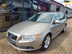 Bruin Gebruikt 2010 Volvo V70 Summum Stationwagen | € 17.945 (Duur)