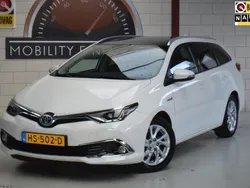 Wit Gebruikt 2015 Toyota Auris Touring Sports Stationwagen | € 12.880 (Eerlijke prijs)