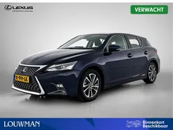 Blauw metallic Gebruikt 2020 Lexus CT200h Hatchback | € 24.950 (Eerlijke prijs)