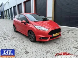 Oranje Gebruikt 2016 Ford Fiesta ST Hatchback | € 8.999 (Goede deal)
