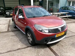 Rood Gebruikt 2011 Dacia Sandero Stepway Hatchback | € 3.750 (Goede deal)