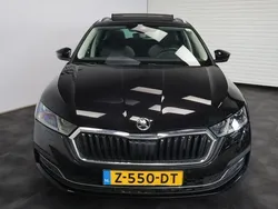 Zwart Gebruikt 2021 Skoda Octavia Sport Stationwagen | € 24.495 (Goede deal)