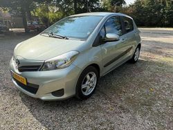 Grijs Gebruikt 2012 Toyota Yaris Hatchback | € 6.950 (Goede deal)