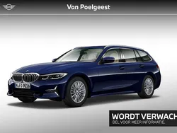 Blauw, metallic lak Gebruikt 2022 BMW 318 Executive Stationwagen | € 34.900 (Eerlijke prijs)