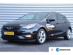 Zwart Gebruikt 2020 Opel Astra Elegance Hatchback | € 15.895 (Eerlijke prijs)