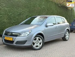 Grijs Gebruikt 2006 Opel Astra Business Hatchback | € 2.000 (Eerlijke prijs)