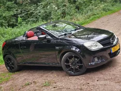 Zwart Gebruikt 2008 Opel Tigra Cabriolet | € 2.950 (Iets duurder)