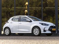Wit Gebruikt 2023 Toyota Yaris Hybrid Active Hatchback | € 18.500 (Super prijs)