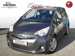 Grijs Gebruikt 2012 Toyota Verso-S MPV | € 9.950 (Eerlijke prijs)