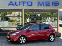 Rood Gebruikt 2009 Renault Clio II Hatchback | € 3.895 (Eerlijke prijs)