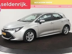 Grijs, metallic lak Gebruikt 2022 Toyota Corolla Business Edition Hatchback | € 16.400 (Goede deal)
