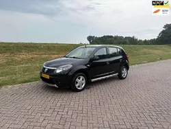 Zwart Gebruikt 2011 Dacia Sandero Hatchback | € 3.450 (Eerlijke prijs)