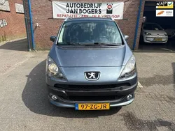 Grijs Gebruikt 2008 Peugeot 1007 Hatchback | € 3.850 (Duur)