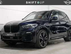 Zwart, metallic lak Gebruikt 2021 BMW X5 M Sport SUV | € 61.940 (Eerlijke prijs)