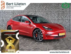 Rood Gebruikt 2019 Tesla Model 3 Performance Sedan | € 22.650 (Eerlijke prijs)