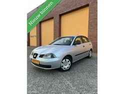 Grijs Gebruikt 2005 Seat Ibiza Reference Hatchback | € 1.400 (Eerlijke prijs)